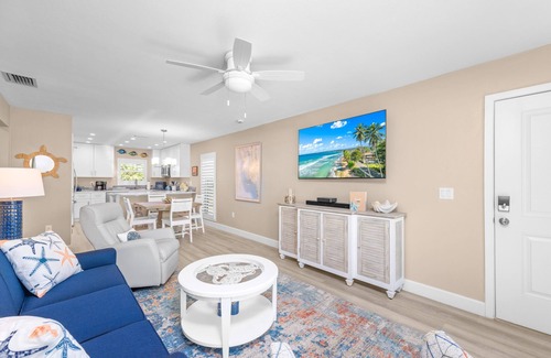 Sanibel Condo | SeaShells Unit 40 – Island Getaway with Pool, Pickleball & Beach Access