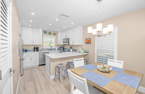 Sanibel Condo | SeaShells Unit 40 – Island Getaway with Pool, Pickleball & Beach Access