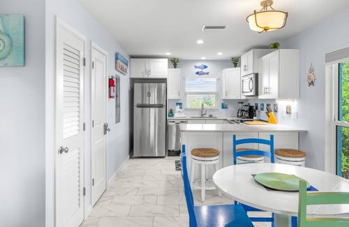 Sanibel Condo | SeaShells Unit 44 – Soothing Coastal 2BR/2BA with Pool & Easy Beach Access