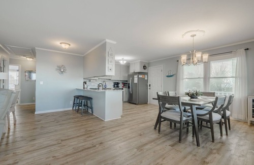 Carolina Beach House | Seaship | Oceanfront + Private Beach Walkway!