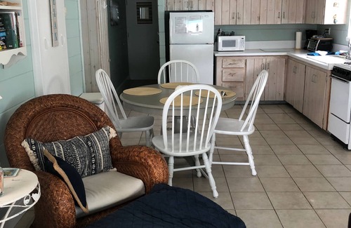 Englewood Cottage | Seaside Cottage- just steps from the beach on Manasota Key