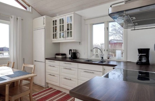 Farjestaden Cottage | Seaside cottage on eastern Öland, 50m to sandy beach and 15 min to Färjestaden!