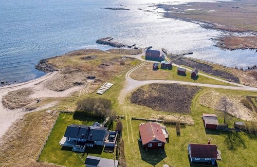 Farjestaden Cottage | Seaside cottage on eastern Öland, 50m to sandy beach and 15 min to Färjestaden!