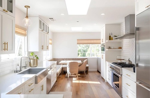 Tree Section House | Seaside Elegance Chic Getaway Near Downtown