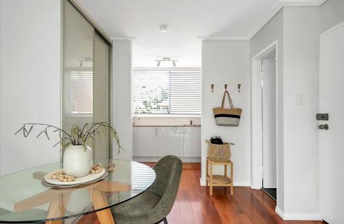 Dee Why Apartment | Seaside Escape Private Balcony BBQ