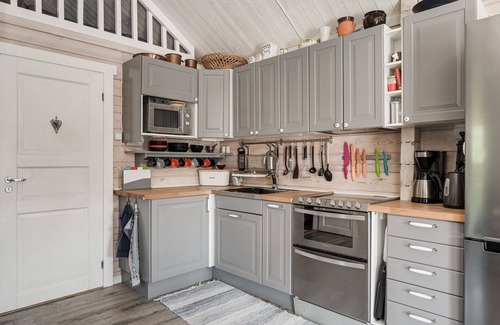 Axmar Ski Chalet | Seaside holiday home in Axmar north of Gävle | SE20003