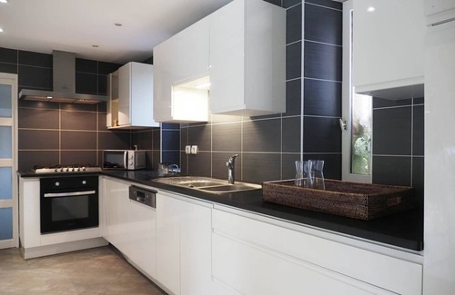 Porspoder Apartment | Seaside house with pool.