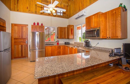 Antoneys Cay Apartment | Seaside Inn: Tortuga-Top floor with Amazing View-Private Pool! West Bay Beach!