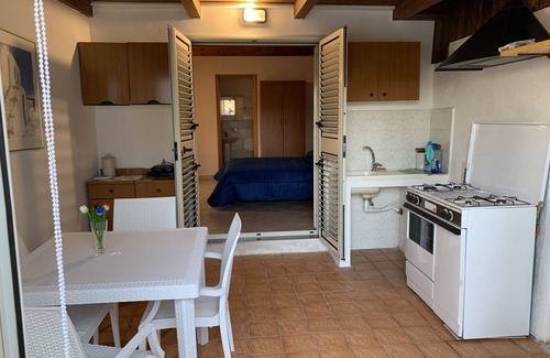 Crucoli House | seaside room on the seafront just 50m from the beach