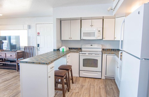 New Smyrna Beach Condo | Seaside Serenity for Families — Beach, Wildlife & Relaxation!