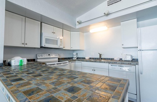 New Smyrna Beach Condo | Seaside Serenity for Families — Beach, Wildlife & Relaxation!