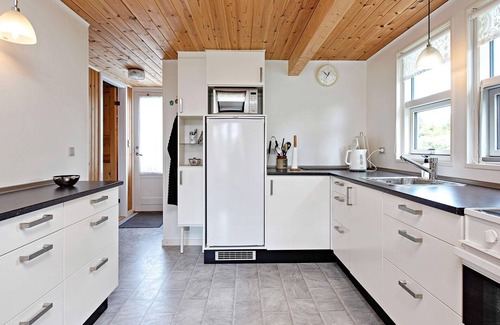 Dannemare House | Seaside Serenity in Hummingen-By Traum