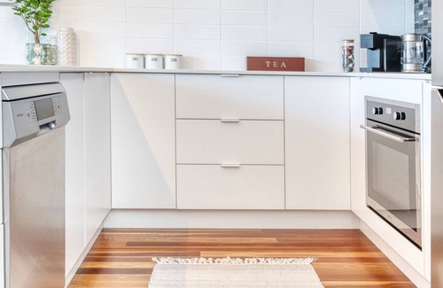 Inverloch House | Seaside Serenity Retreat