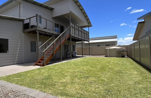 Port Hughes House | Seaside Serenity: The Ultimate Golf & Beach Escape