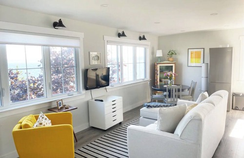 Hubbards Apartment | Seaside Splendor: Studio Apartment with Mesmerizing 180° Ocean View