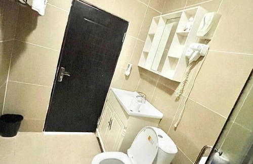 Freetown Hotel | Seaside Suites and Hotel Room #111