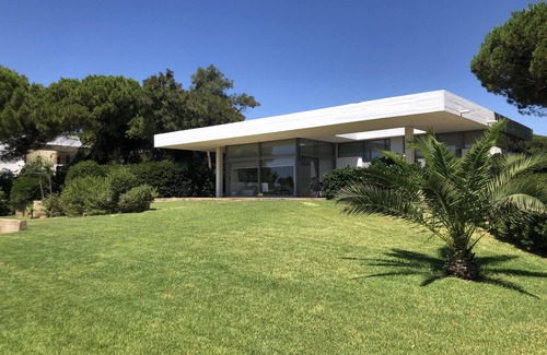 Schinias Villa | Seaside villa Hoopoe in Marathon-the garden is what separates you from the beach