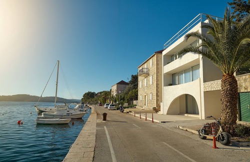 Milna (Brac) Villa | Seaside villa with panoramic harbor view with stunning sunsets.