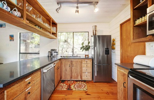 Lost Creek House | Seasonal Pool, Serene Views, Private - Skyfall