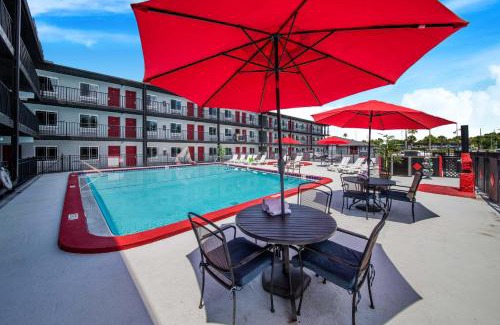 Kissimmee Hotel | Seasons Florida Resort