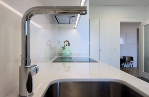 Praia de Santa Cruz Apartment | Seaview 1-Bedroom Apartment Walk to Beach & Restaurants, Sta Cruz Torres Vedras