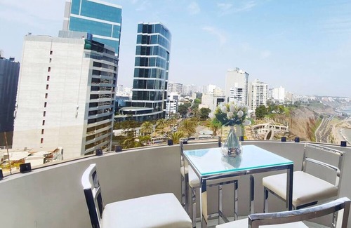 Reducto Apartment | SEAVIEW BALCONY NEXT DOOR JW MARRIOTT !