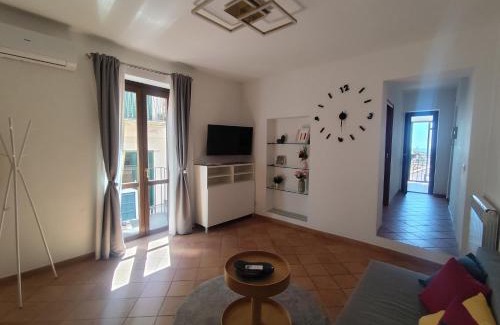 Rione Duomo Apartment | Seaview & City Center - Terrazza Dorotea
