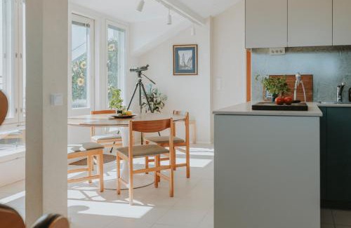 Kallio Apartment | Seaview Loft with Private Balcony and Sauna