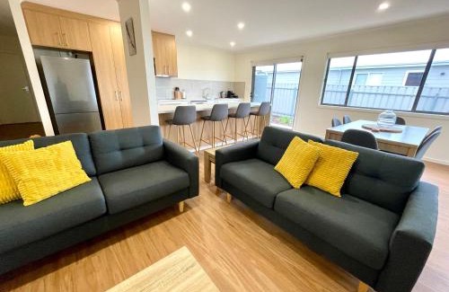 Kingscote House | Seaview on Terry Court