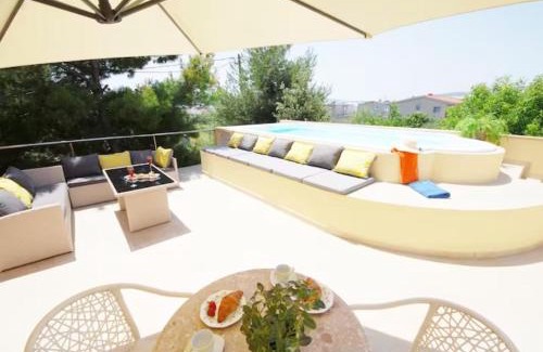 Rudine Villa | Seaview Pool Villa with cinema up to 26