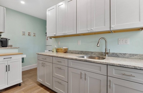 Wildwood Crest Condo | 🍭Seaview Suite - WW Crest fresh renovation walk to beach & boards, pool, terrace