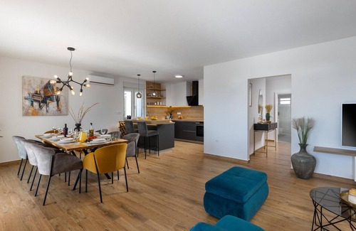 Maslenica Villa | Seaview Villa Deep Green with pool