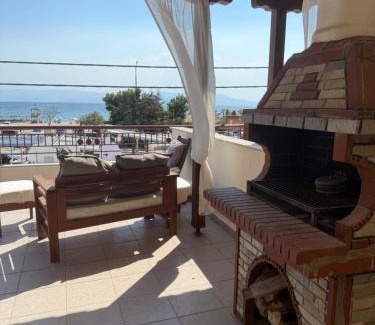 Paralia Ofryniou Apartment | Seaviewloft