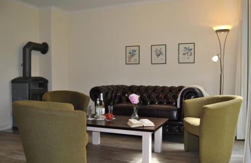 Gremersdorf House | Sechs Schwäne