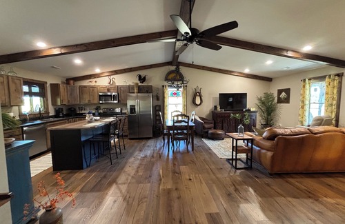 Chaplin Cabin | Secluded 2 Bedroom Sanctuary on 20 Acres in the Heart of the Bourbon Trail