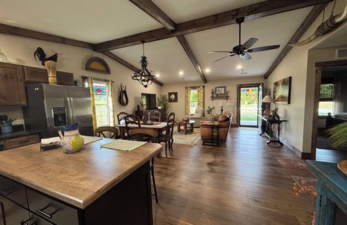 Chaplin Cabin | Secluded 2 Bedroom Sanctuary on 20 Acres in the Heart of the Bourbon Trail