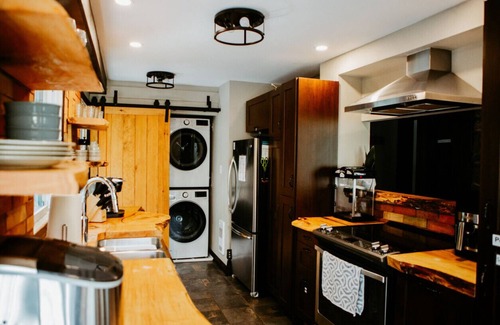 Norland Apartment | Secluded 3BR Cabin w/Hot Tub and Firepit