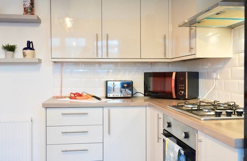 Gillingham House | Secluded 4 Bed Detached House with Driveway