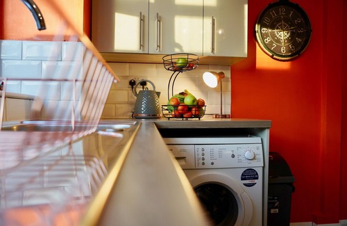 Gillingham House | Secluded 4 Bed Detached House with Driveway