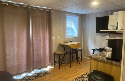 Ingles Apartment | Secluded Apartment in the Woods Near Claytor Lake and Virginia Tech