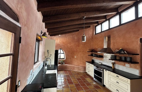 Nambe Pueblo House | Secluded Artisan Adobe Retreat – Mountain Views & Endless Trails