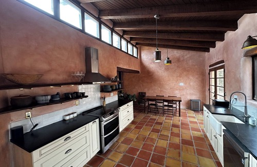 Nambe Pueblo House | Secluded Artisan Adobe Retreat – Mountain Views & Endless Trails