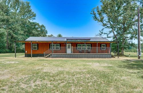 Broken Bow House | Secluded Broken Bow Cabin with Fishing Pond and Views!