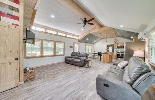 Broken Bow House | Secluded Broken Bow Cabin with Fishing Pond and Views!