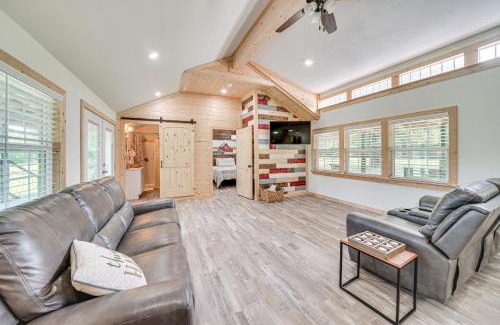 Broken Bow House | Secluded Broken Bow Cabin with Fishing Pond and Views!
