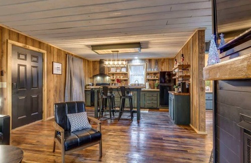 Cosby Cabin | Secluded Cabins Creekside w/Hot Tubs