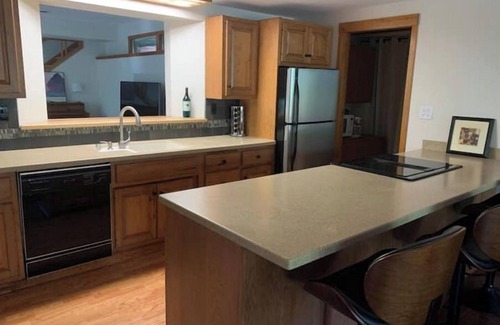 Edmund House | Secluded Driftless Area Getaway on 30 Wooded Acres