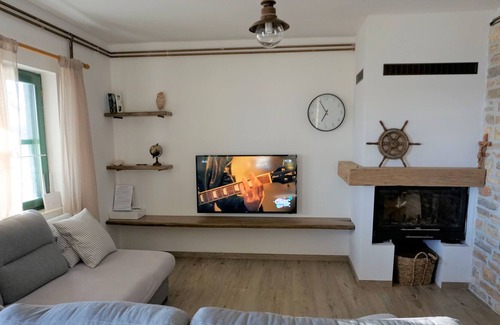 Tkon House | Secluded fisherman's cottage Cove Donje More, Pašman (K-11515)