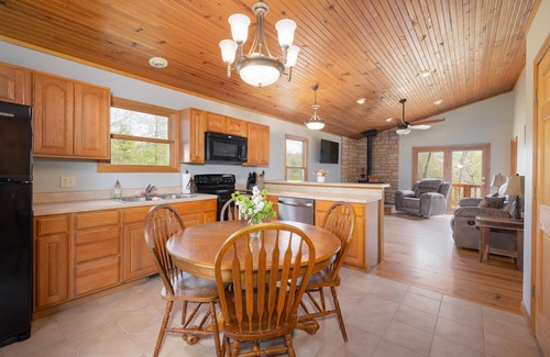 Steelville Cabin | Secluded Getaway with Private Meramec River Access and Floating