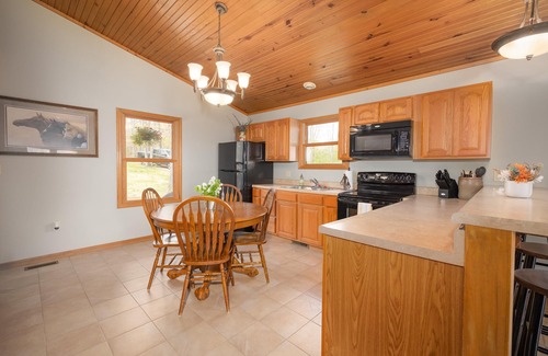 Steelville Cabin | Secluded Getaway with Private Meramec River Access and Floating